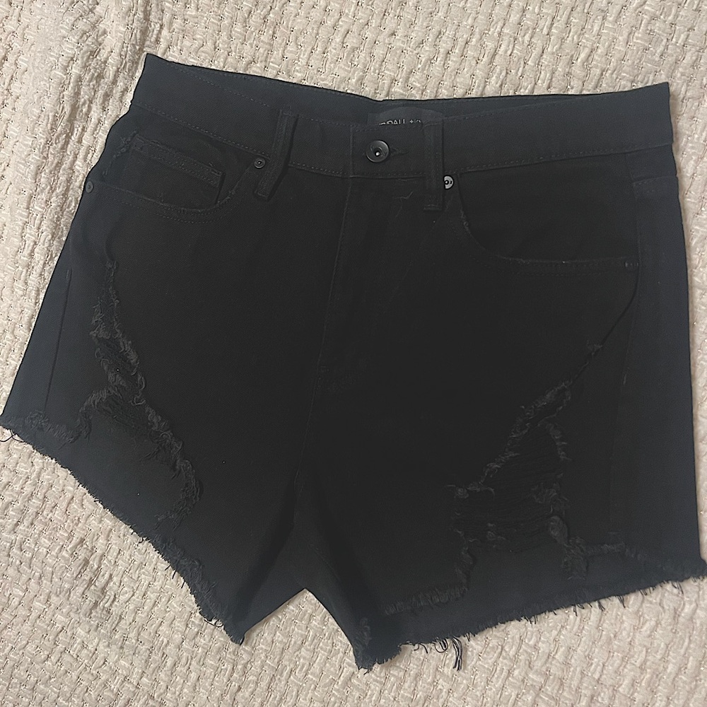 KENDALL + KYLIE distressed black denim short /size 29